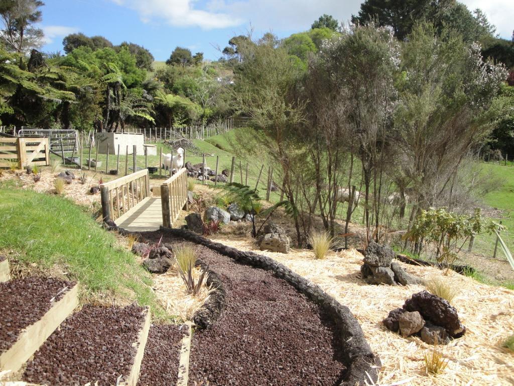 Morepork Riverside Lodge Paihia Exterior photo