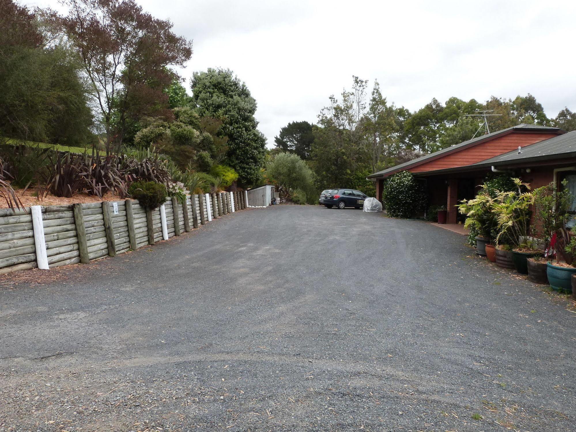 Morepork Riverside Lodge Paihia Exterior photo